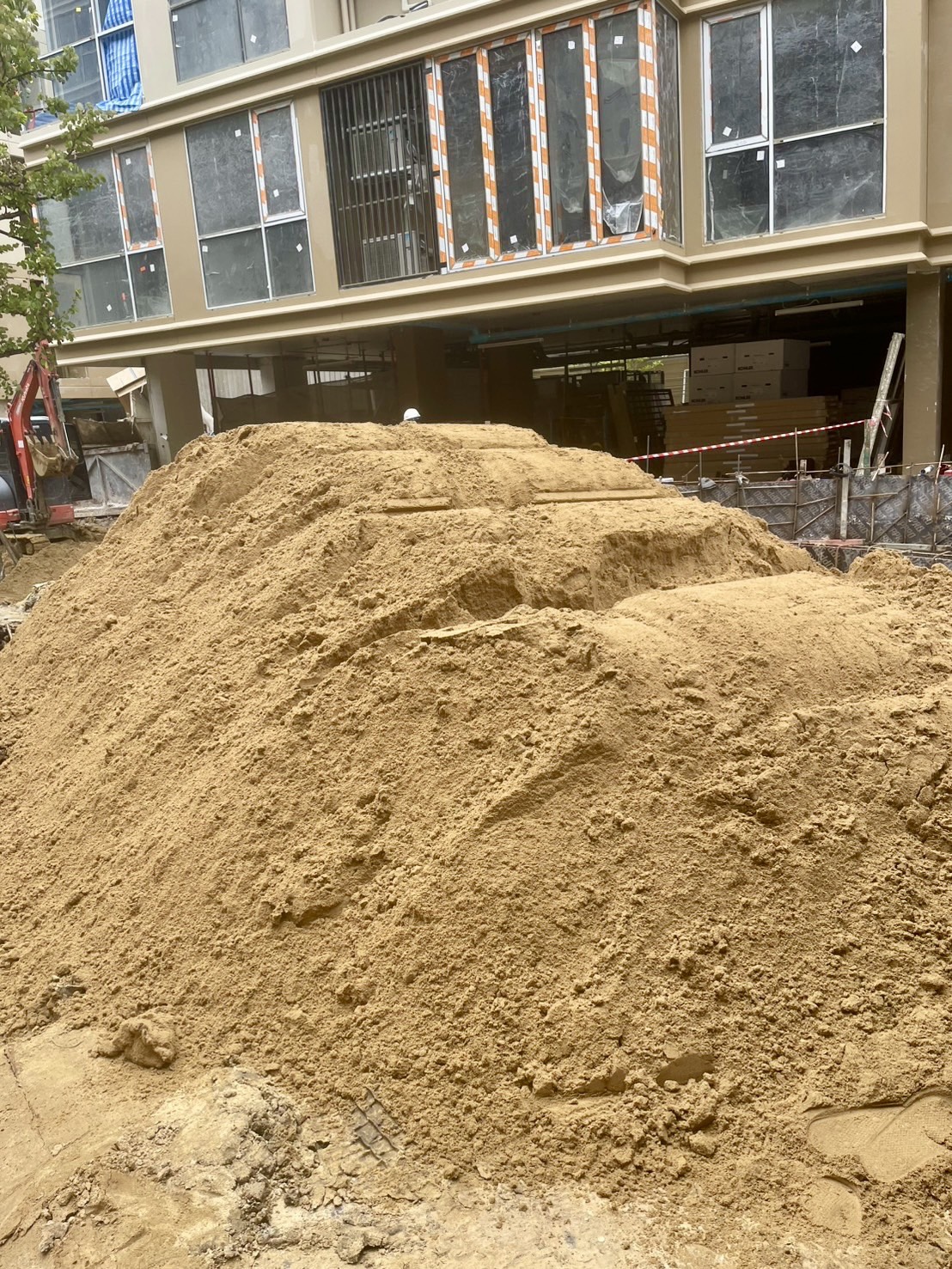 Fill Sand / Duck-Grit Sand — Laterite and construction materials at the HEMWARA yard in Samut Prakan